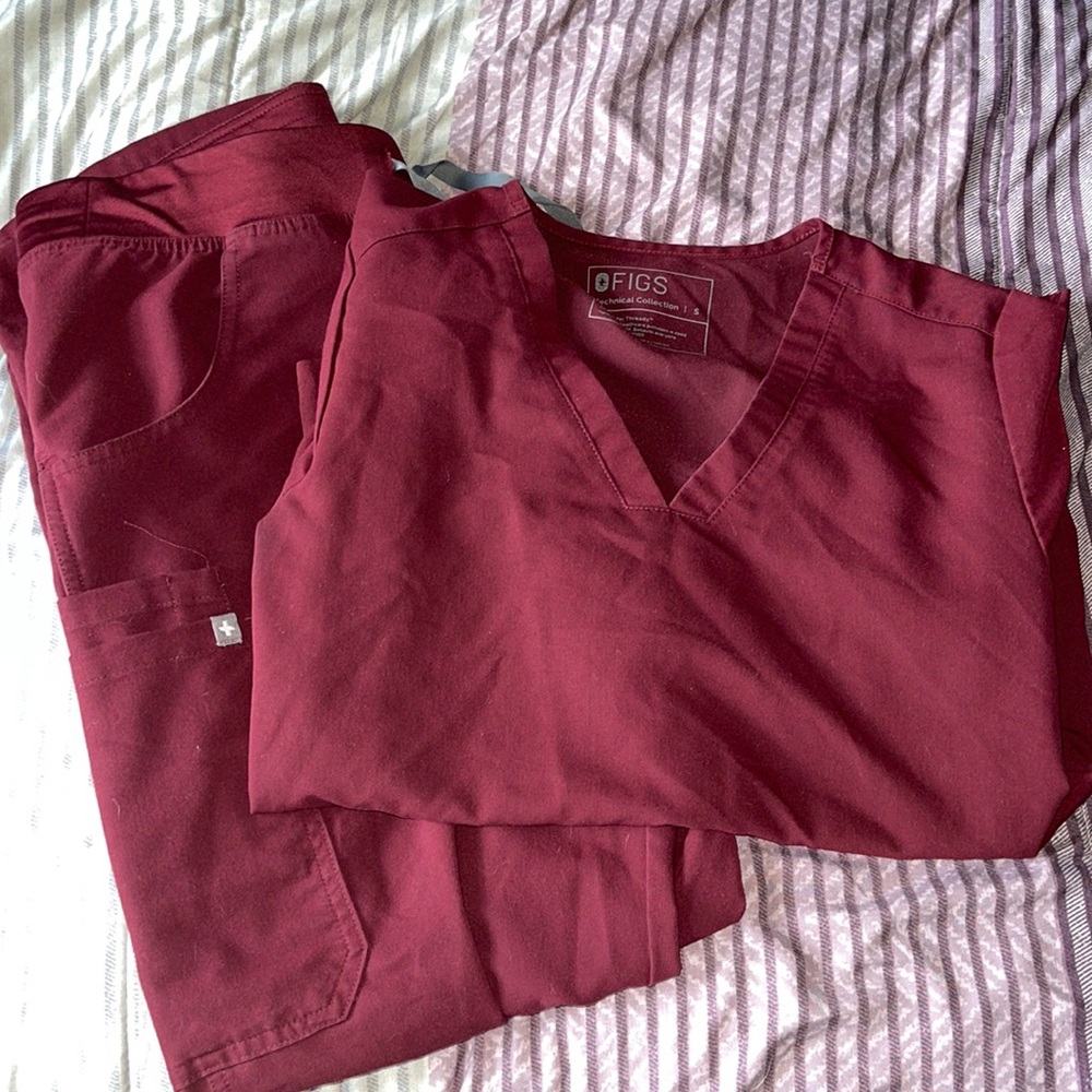 Figs Scrubs Set, S top M bottom